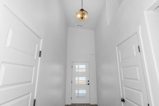 Foto del edificio - Beautiful Brand-New 3 Bedroom Home Near the Colorado River & Trail System