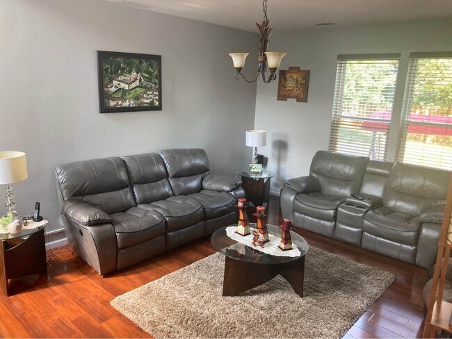 Foto del edificio - 3348 Cremin Ct