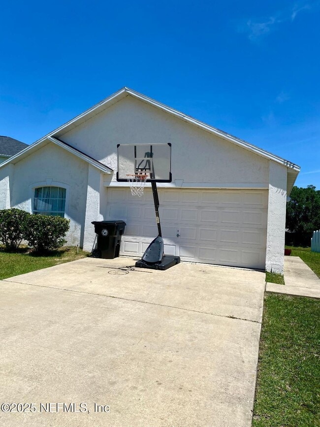 Building Photo - 3585 Alec Dr