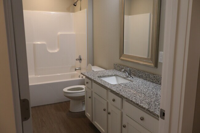 Foto del edificio - 1322 Seals St