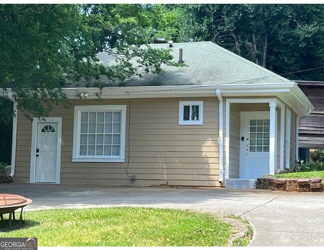 Foto del edificio - 806 Briarcliff Rd NE