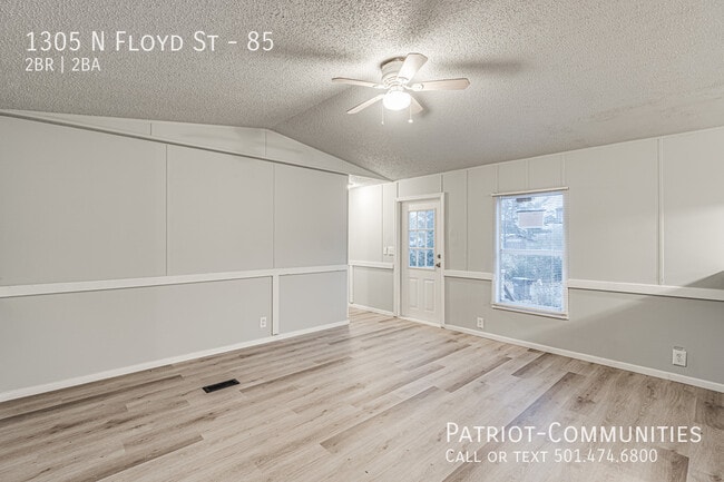 Foto del edificio - 1305 N Floyd St