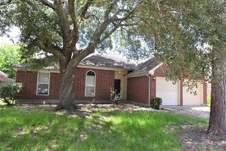 Building Photo - 2818 Russett Pl W