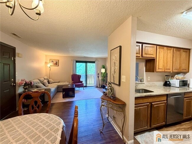 Foto del edificio - 5215 Ravens Crest Dr