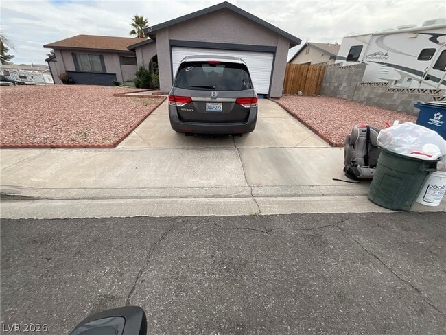 Building Photo - 707 Honeybee Ct