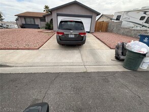 Building Photo - 707 Honeybee Ct