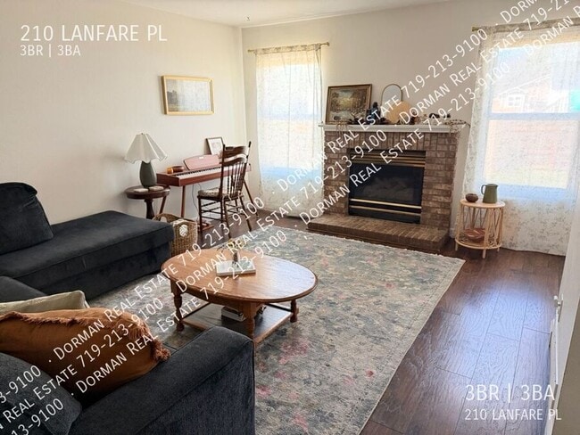 Building Photo - 210 Lanfare Pl