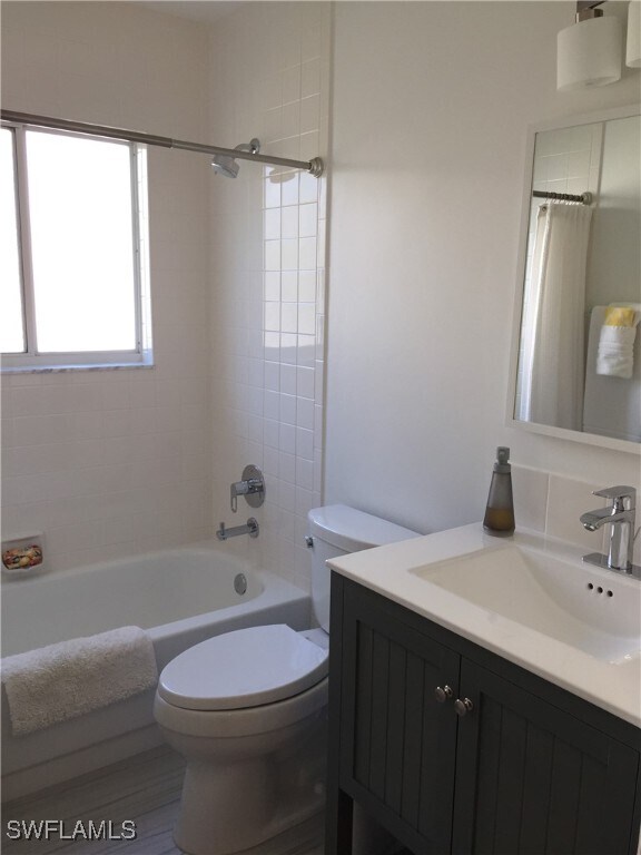 Foto del edificio - 7800 Emerald Cir