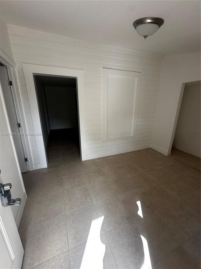 Foto del edificio - 1919 SW 2nd St