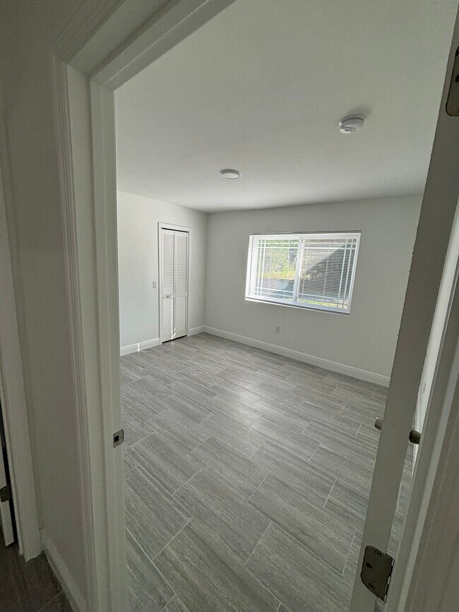 Foto del edificio - 15443 Peace Blvd