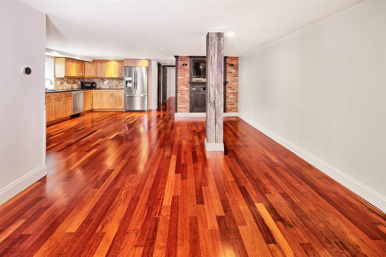Foto principal - 344 Paterson Plank Rd