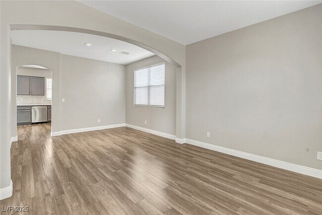 Foto del edificio - 9676 Grouse Grove Ave