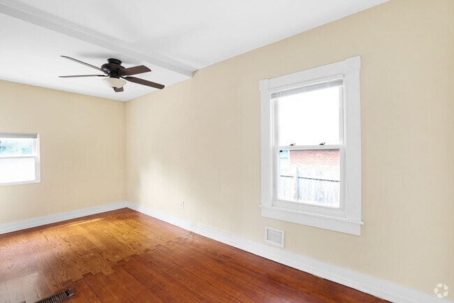 Building Photo - 2712 1st St S