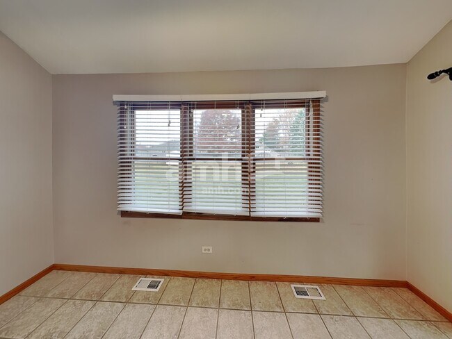 Foto del edificio - 1113 Geneva St