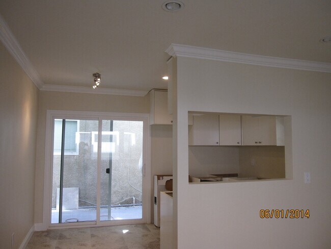 Foto del edificio - 211 Seal Beach Blvd