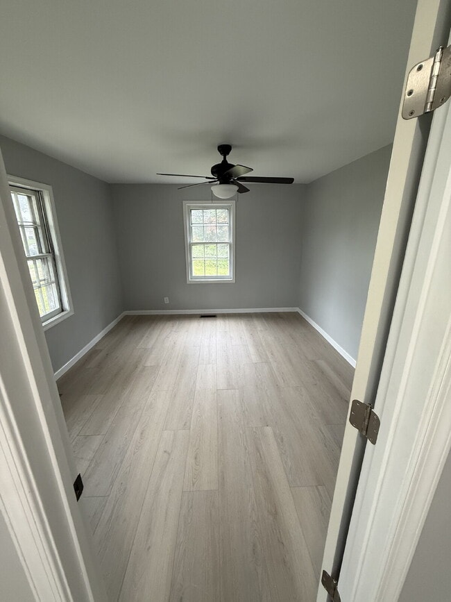 Building Photo - 2 bedrooms in the heart of Dearington