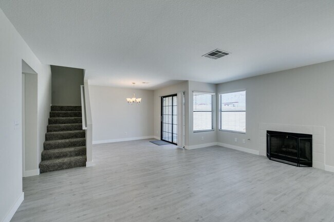 Building Photo - Great 3 bedroom home in South Shore!!