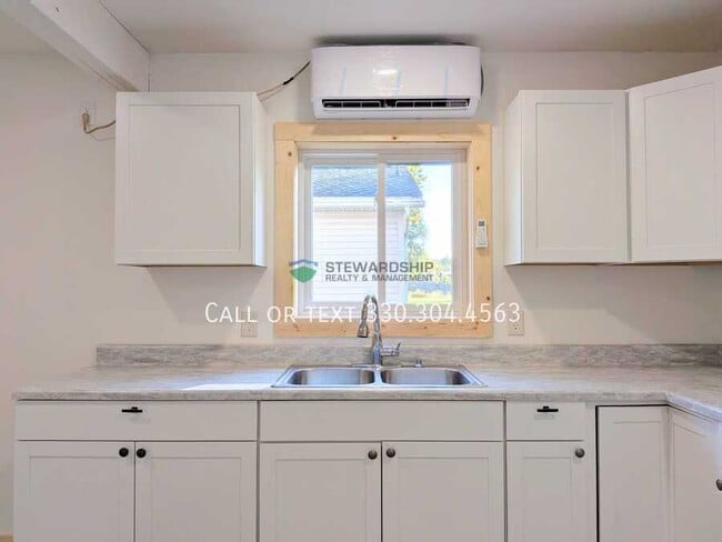 Foto del edificio - 227 E South St