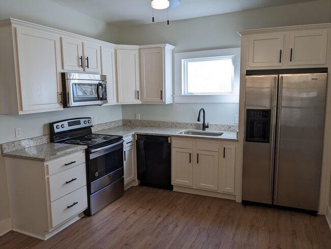 Building Photo - 1207 Rufer Ave