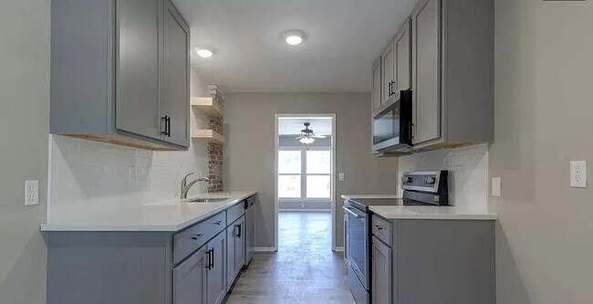 Foto del edificio - 1726 S Yale St