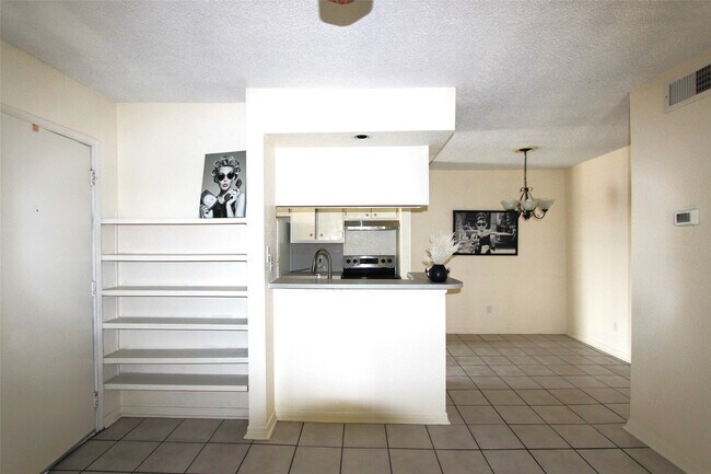 Building Photo - 250 El Dorado Blvd