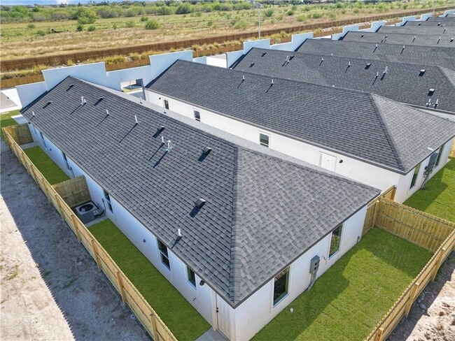 Foto del edificio - 27 Hilltop S Ave