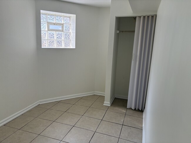 Building Photo - 2822 W Flournoy St