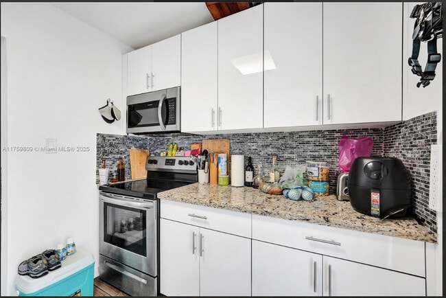 Foto del edificio - 3720 SW 46th Ave
