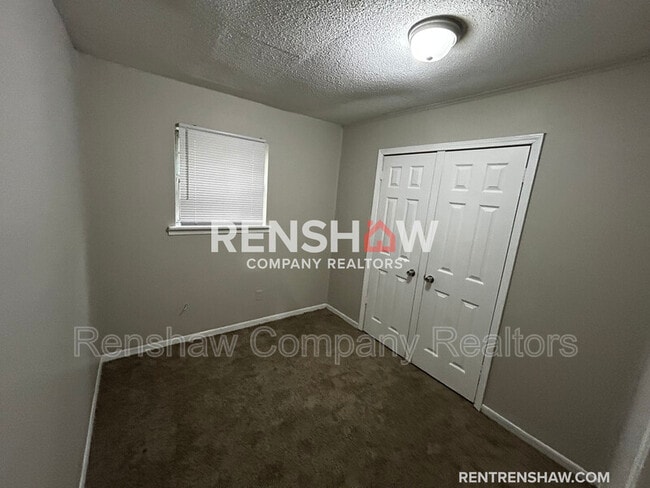 Building Photo - 208 Melwood St