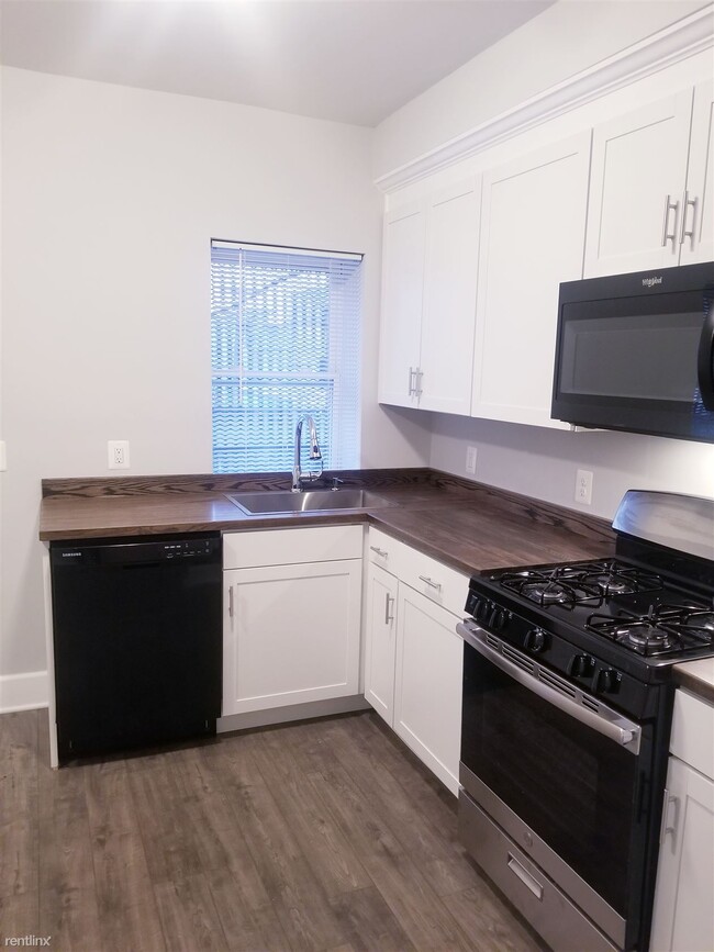 Building Photo - 3 br, 1.5 bath Duplex - 1729 Maryland Aven...