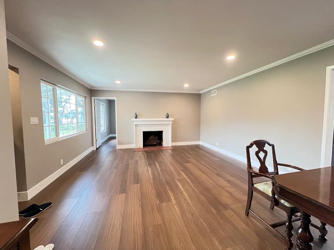 Building Photo - 139 E Dexter St