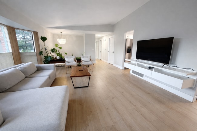 Building Photo - 2028 N Havichur Loop