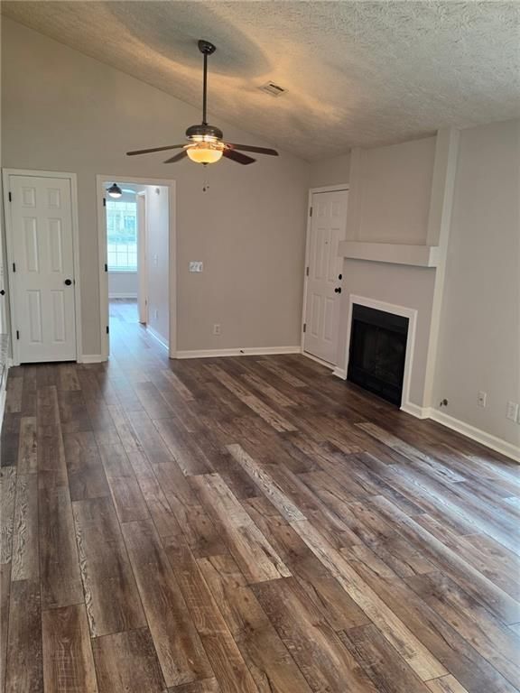 Foto del edificio - 2736 Highland Ridge NW