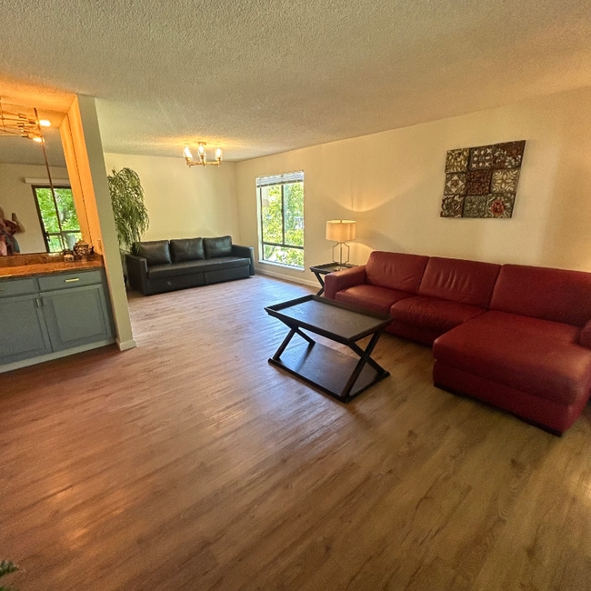 Building Photo - 410 N Civic Dr