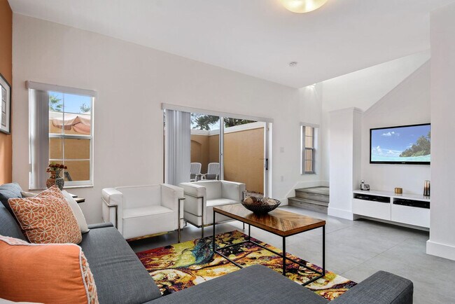 Building Photo - 139 Pompano Beach Dr