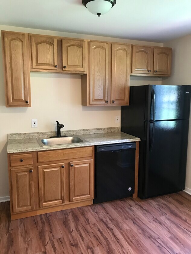 Primary Photo - 508 Berkshire Ln