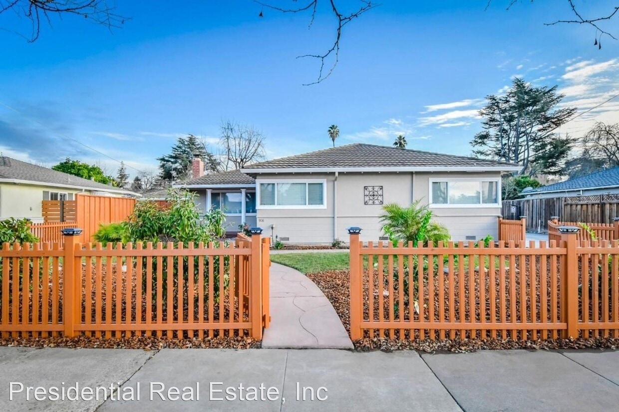 Primary Photo - 3 br, 2.5 bath House - 908 Curtner Ave