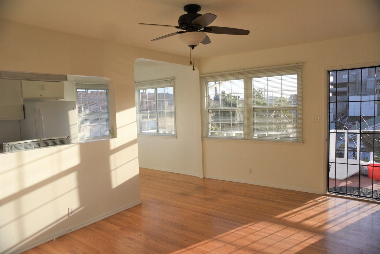 Living room - 3450 Vinton Ave