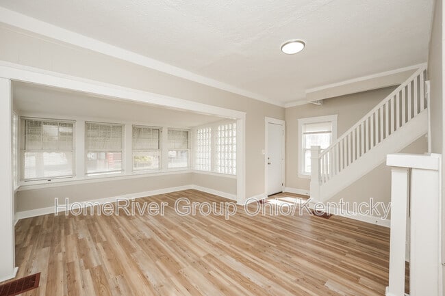 Building Photo - 4158 E 119th St