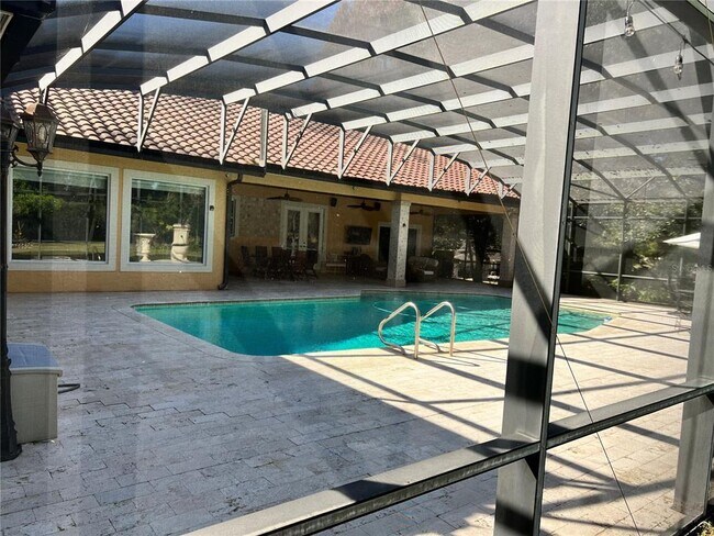 Foto del edificio - 9561 Lavill Ln
