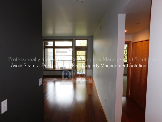 Foto del edificio - 726 NW 11th Ave