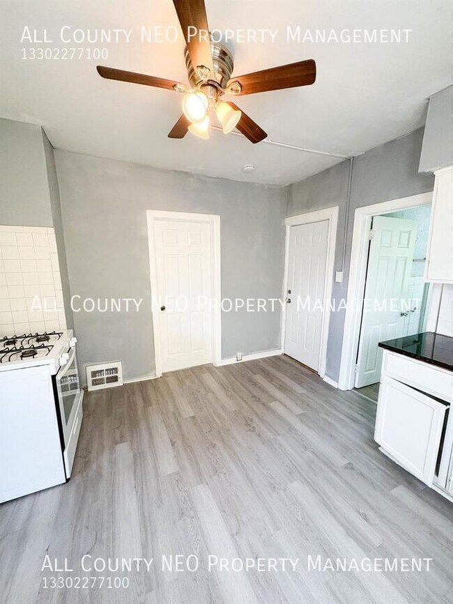 Foto del edificio - 3452 W 91st St