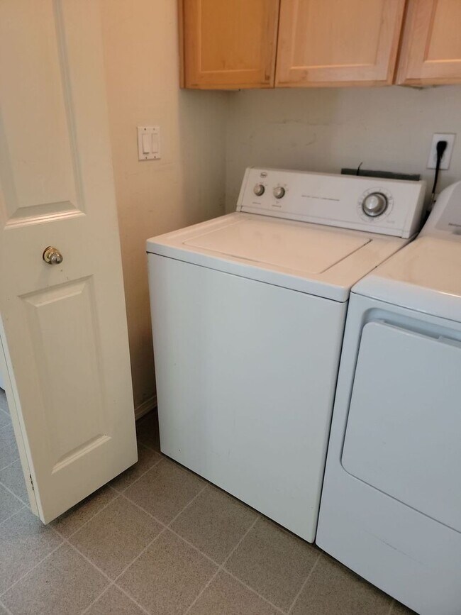 Foto del edificio - 3060-3062 Lazy River Dr