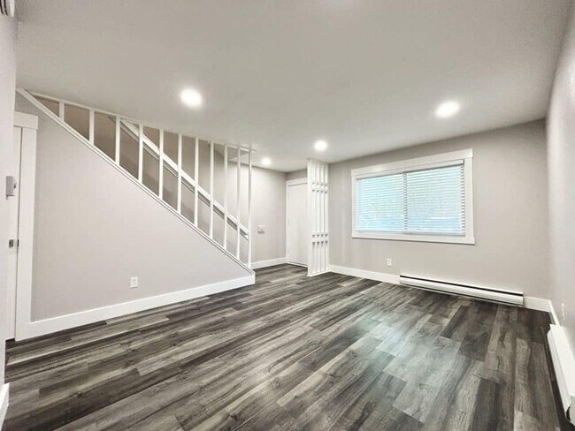 Foto del edificio - Available Now! Newly Remodeled 2BR Unit in Boulder Fourplex