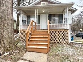 Building Photo - 13129 Morse St