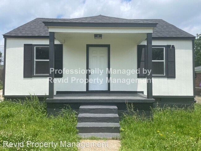 Foto del edificio - 3 br, 2 bath House - 1882 E Person Ave.