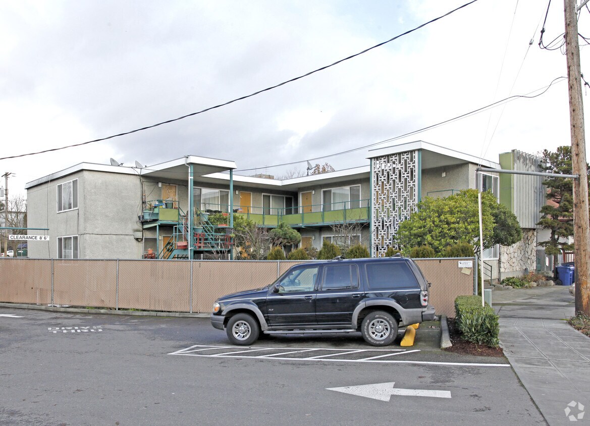 Foto principal - COLLEGE COURT APTS