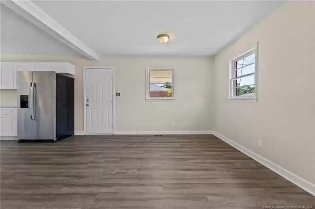 Building Photo - 2127 Dillon Dr