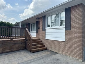 Building Photo - 110 Emperor St