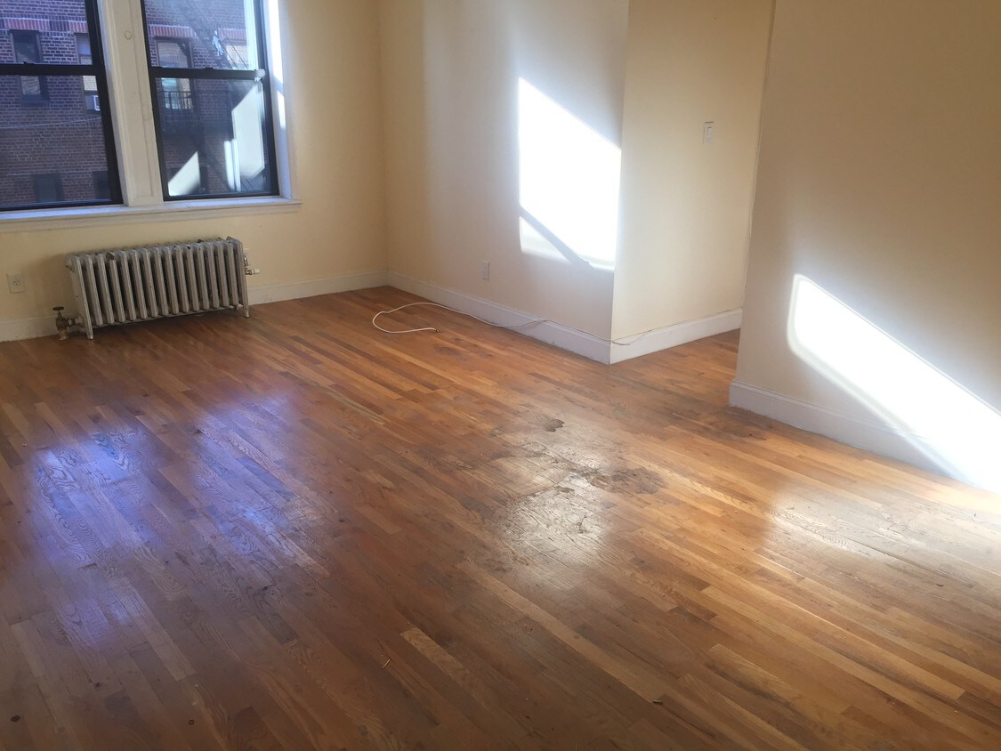 Primary Photo - 265 Linden Blvd
